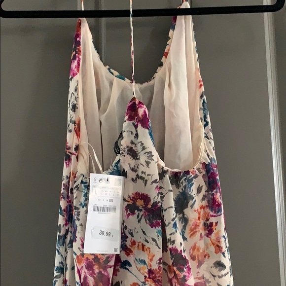 Beautiful summer dress! New with tags. - Picture 3 of 3